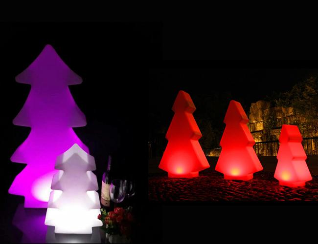 Árvore plástica lâmpada de assoalho dada forma do diodo emissor de luz a pilhas para a decoração exterior do Natal