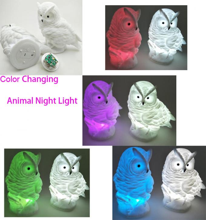 As cores que mudam a luz animal da noite do diodo emissor de luz da coruja/conduziram iluminam-se brincam acima