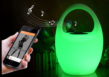China O App portátil Smart conduziu o orador musical com luz de 16 cores/bateria de lítio fornecedor