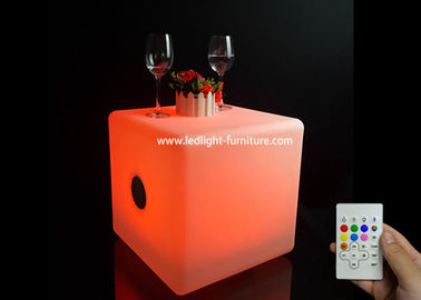 China As multi cores conduziram o orador de Bluetooth, orador sem fio iluminado 50*50*50 Cm de Bluetooth do cubo fábrica