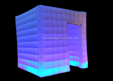 China Cabine inflável branca da foto do cubo do diodo emissor de luz de Oxford com as 16 cores que mudam luzes fábrica