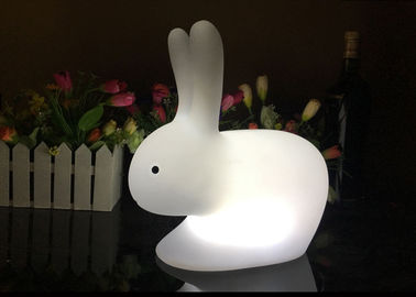 China Coelho bonito luz dada forma da noite do diodo emissor de luz, mudança branca das cores da lâmpada 16 do coelho fábrica